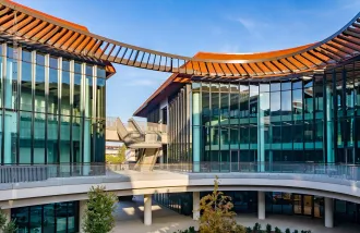 Among countless milestones of the Wu Tsai Neurosciences Institute was the opening of the ChEM-H Building and Neurosciences Building in 2019. This research complex serves as the home base for the institute and Sarafan ChEM-H. Aligning with the interdisciplinary nature of the institute’s work, the building is ideally situated between the School of Engineering, the School of Medicine, and the James H. Clark Center, with the School of Humanities and Sciences also nearby. (Image credit: Andrew Brodhead)